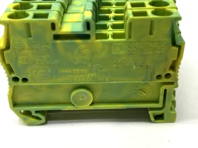 USED PHOENIX CONTACT TERMINAL BLOCK ST 2,5-PE LOT OF 10