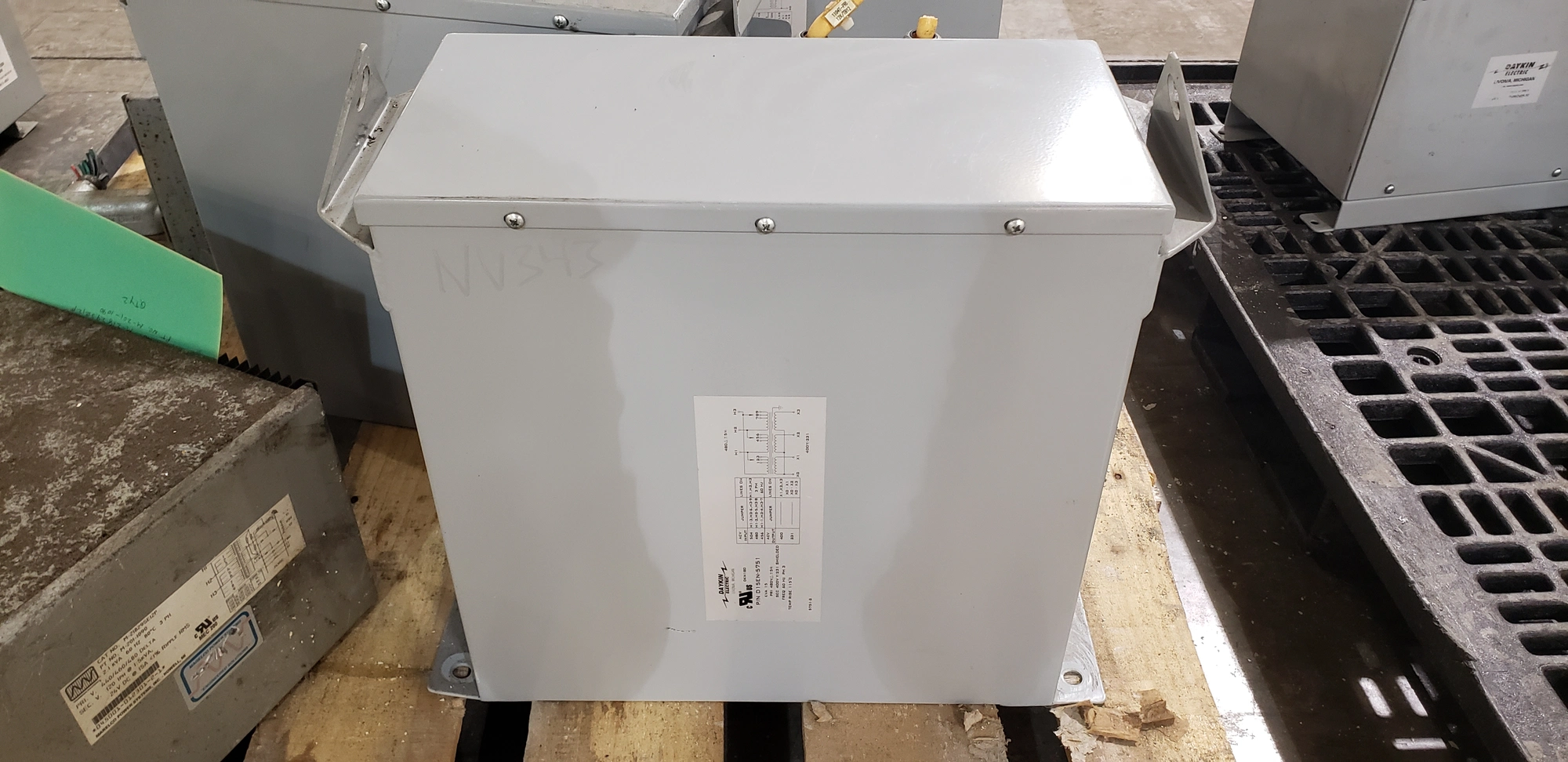 Daykin D15EN-5751 Transformer 15KVA; 480-400v 231v