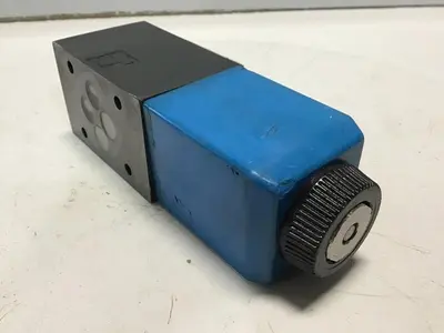 USED VICKERS DG4V-3-2A-M-U-H7-60