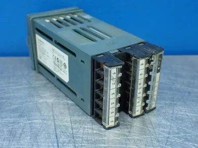 USED EUROTHERM 2216E/AL/VH/R1/R1/RF/2YM/ENG/XXXXX/EU0523