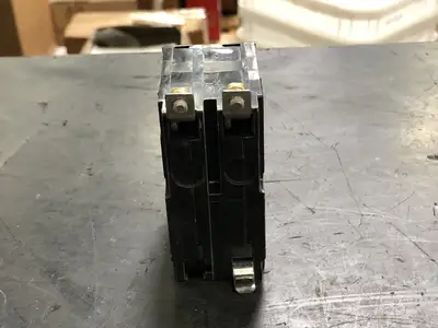 USED SQUARE D QOB215