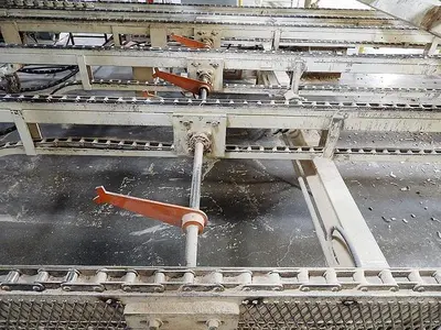 COMBINATION ROOF-TOP & FLAT-TOP CHAIN CONVEYOR SYSTEM