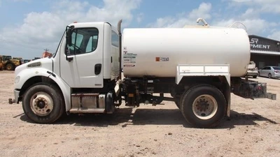 USED 2012 Freightliner M2 106