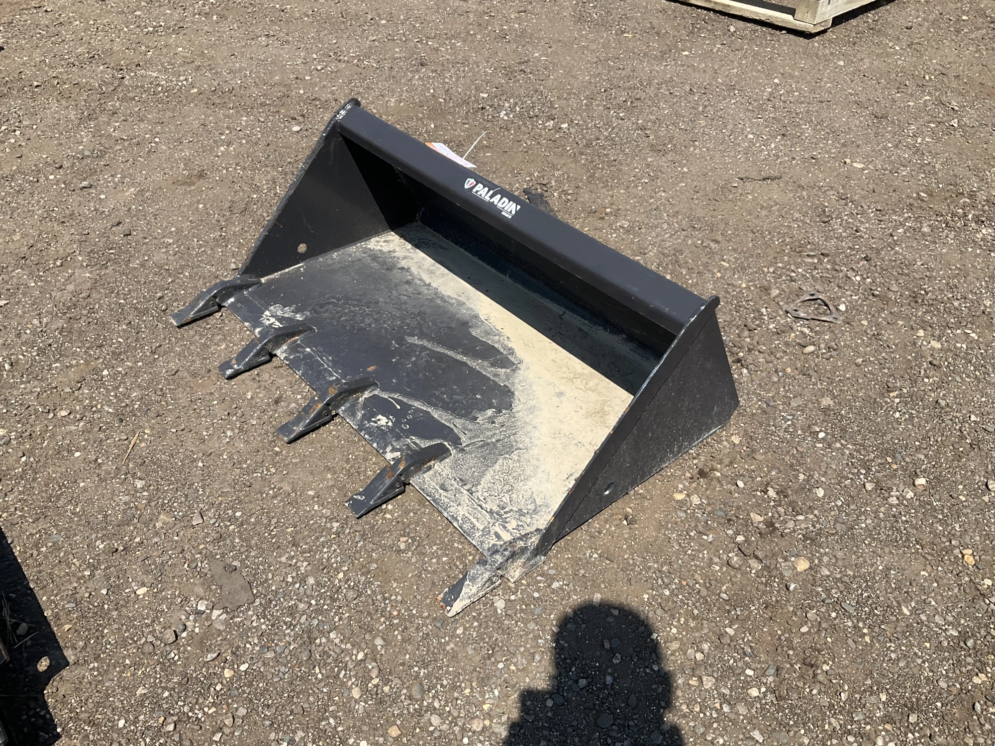 New old stock Paladin 42” bucket with teeth for a mini skid steer, welded on cutting edge, mini skid...