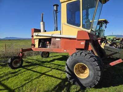 USED 1990 NEW HOLLAND 1118