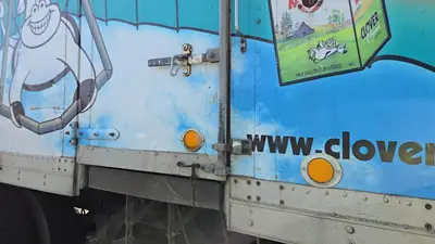 USED 2021 PETERBILT 330