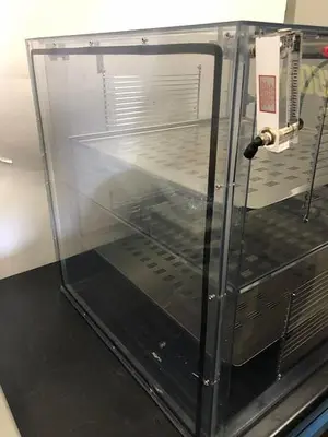 TERRA UNIVERSAL 3950-09 031202 DESICCATOR