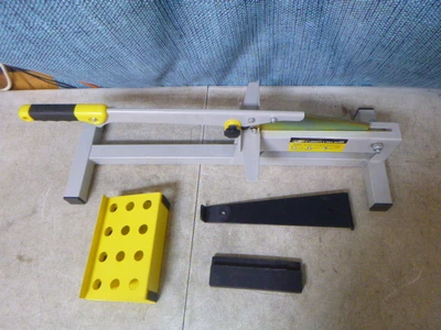 Tile Cutter and Knee Kicker