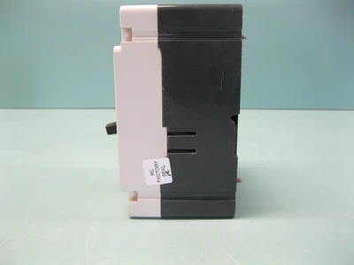 Lot (3) Cutler-Hammer HMCP (HMCP007COCA02) Circuit Breaker 7-Amp 3-Pole D8