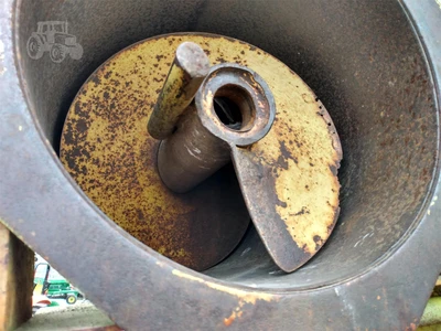 USED JOHN DEERE 1210A