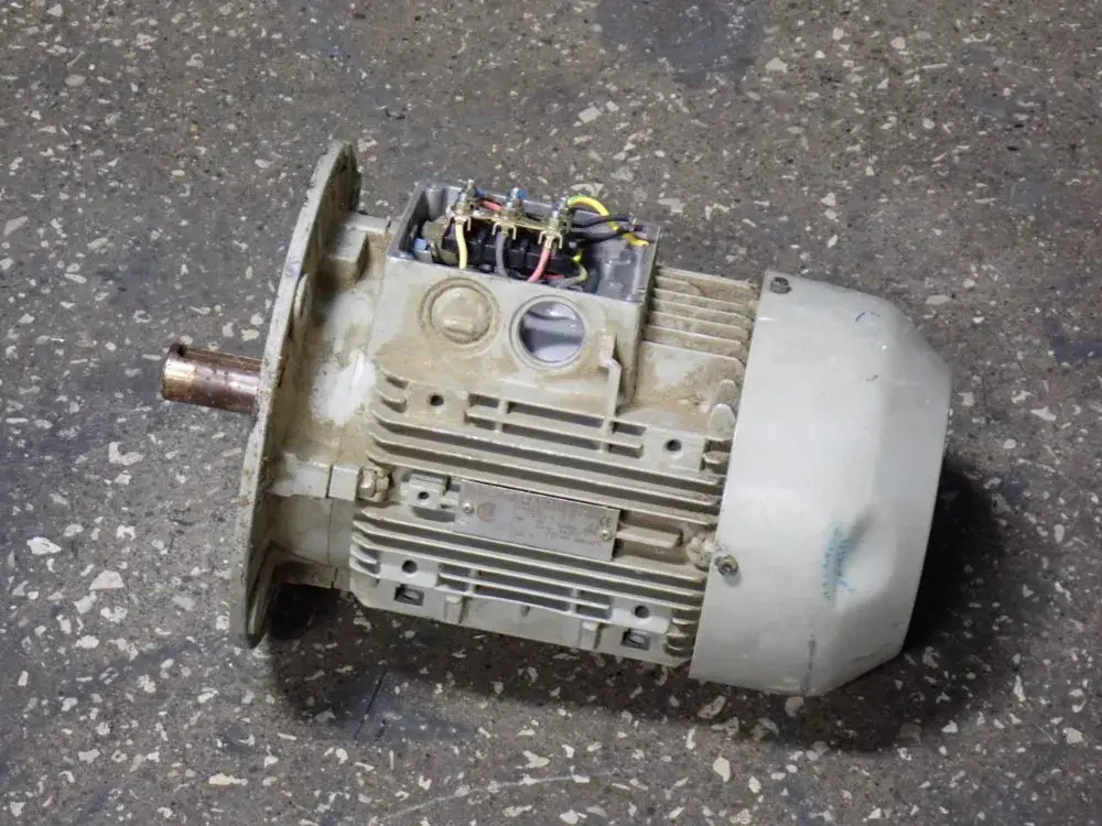 USED SIEMENS 1LA71074AA91Z