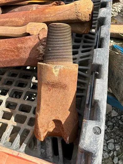 Used AFTERMARKET 5-1/4 CHISEL BIT FOR CABLE TOOL Tool Bits Pennsylvania US | East West Machinery & Drilling #1417340