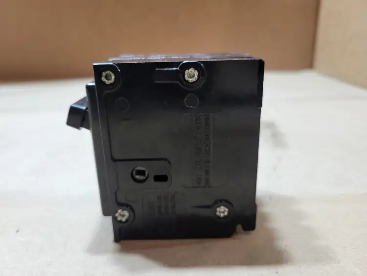 Used CUTLER-HAMMER BR215 Circuit Breakers British Columbia CA | Lenmark #1488995