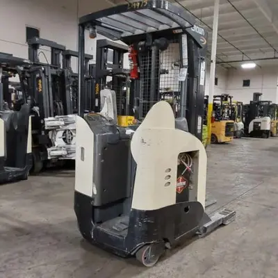 USED 2018 CROWN RR5725-45