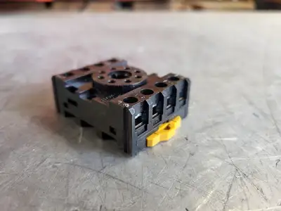 NEW OMRON PF083A-E