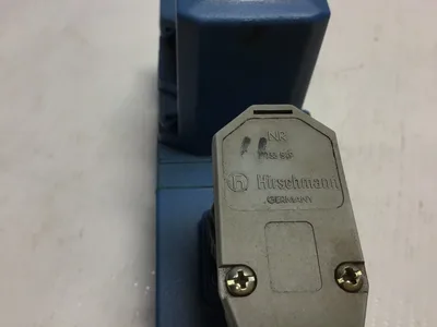 Moog D661Z4037 Hydraulic Servo Valve 24VDC Type P80HXAA6NEA2-M