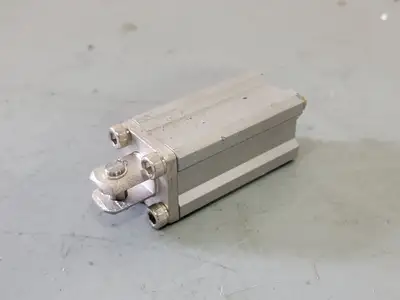 USED SMC CQ2D20-50DM
