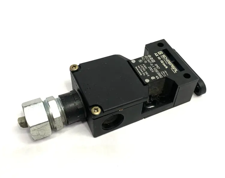 Used SCHMERSAL SAFETY INTERLOCK SWITCH & KEY 161157373 Relays & Switches | Maverick Industrial Sales #1101993