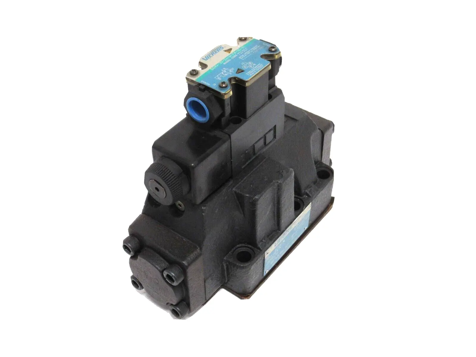 NEW VICKERS 02-126462 SOLENOID VALVE DG5S-8-2A-T-M-FW-B5-30 DG4V3S2AMFWB560