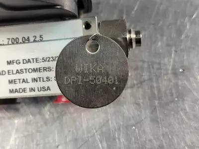 NEW WIKA 700.04