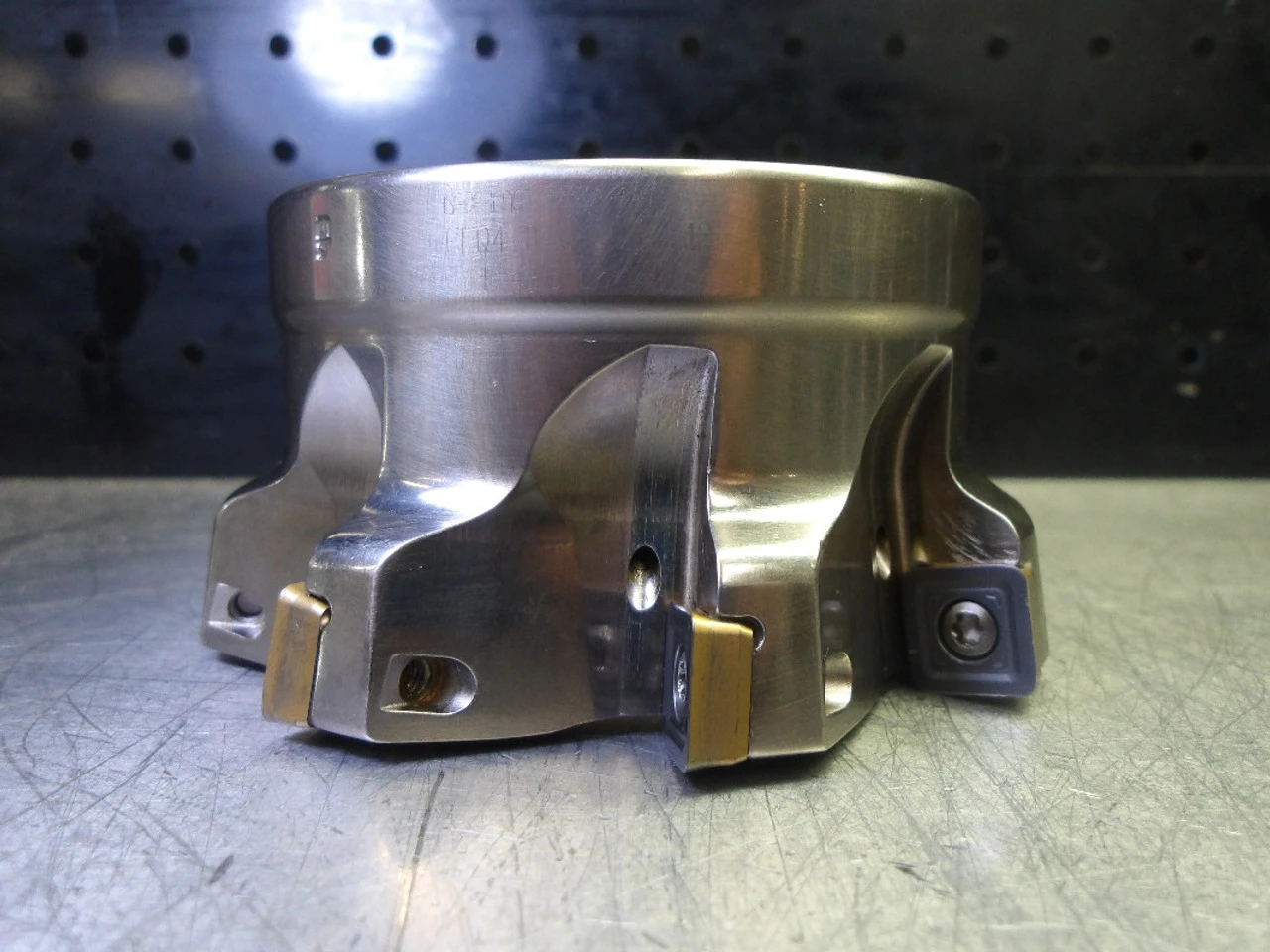 Iscar 4" Indexable Coolant Thru Facemill 1.5" Arbor FFQ4 D4.0-8-1.50-12 (LOC2443B)