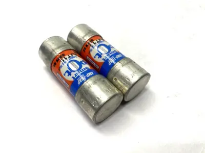 USED FERRAZ SHAWMUT AMP-TRAP DUAL ELEMENT TIME-DELAY FUSE 600VAC 15A LOT OF 2