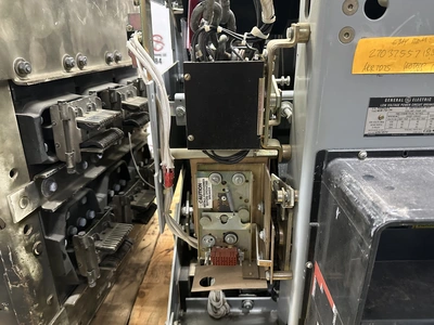 General Electric Akr-7d-75 3200 Amp, 635v, General