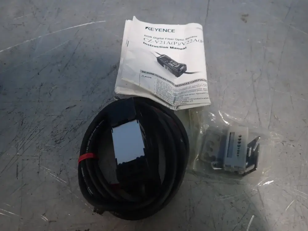 NEW KEYENCE CZV21A
