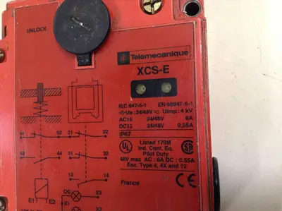 USED TELEMECANIQUE XCS-E