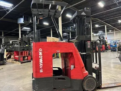 Used 2012 RAYMOND 415C35TT 3-Wheel Stand up Electric Counterbalance Forklifts Illinois US | Somerset Equipment Sales #1546276