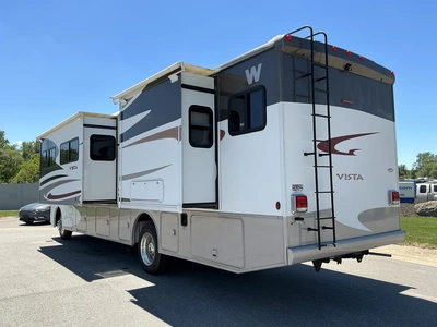 USED 2013 WINNEBAGO F53