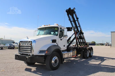 New | in-Stock 2025 MACK GRANITE 64BR Rolloff Trucks Texas US | Roll Off Truck World #1491919