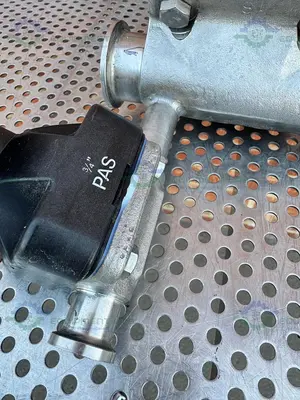 USED 2- ITT PURE FLO RA25MAX DIAPHRAGM VALVE W/ 1 1/2" TO 3/4" SANITARY FITTING