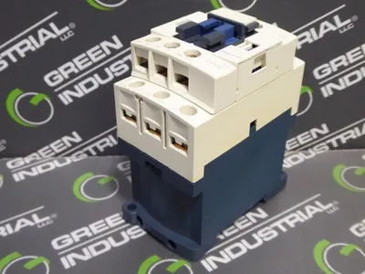 Schneider Electric CAD32 BD 3 Pole Contactor 10A Used