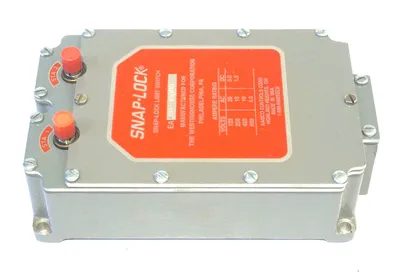 NEW NAMCO EA760-10000 SNAP-LOCK LIMIT SWITCH EA76010000