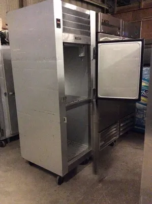 75-0217 Traulsen Single Section Self-Contained Split Door Reach-In Cooler
