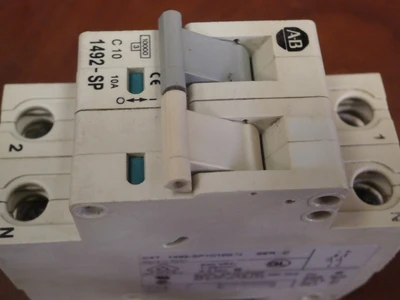USED Allen-Bradley 1492SP1C100-N