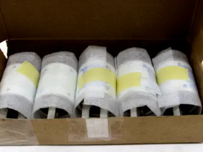 NEW LOT OF 5 MERSEN FERRAZ SHAWMUT A30QS300-4 FUSES 300V 300AMP A30QS3004