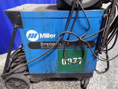 Used 1996 MILLER SYNCROWAVE 250 Tig Welders Ohio US | HGR 24 #1056299