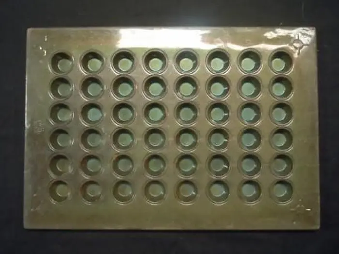 MINI MUFFIN PANS 48 COUNT 2000016
