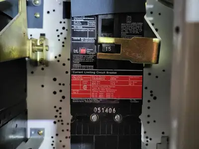 Dual 15 Amps Circuit Breaker MCC Bucket