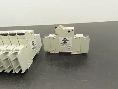 Siemens 5SJ4104-7HG42 Circuit Breaker 10kA 1 Pole 4A Lot of 13