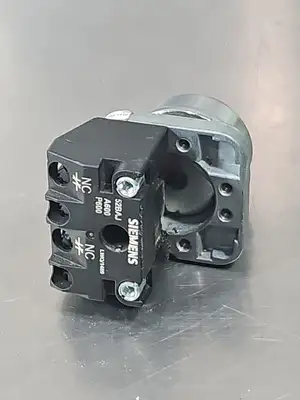 Siemens 52PA8B2 Red Momentary Push Button Operator Loc4E25