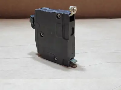 USED SQUARE D QOB115