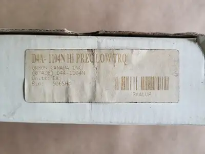 NEW OMRON D4A-1104N