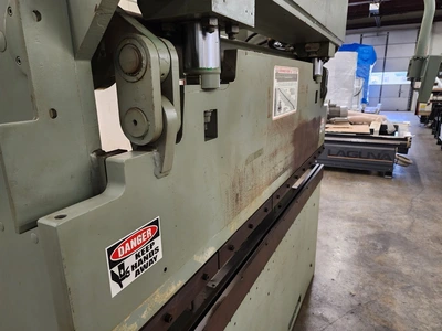 Used 1900 FJ EDWARDS 35T 80 Press Brakes Illinois US | Revelation Machinery #1360740
