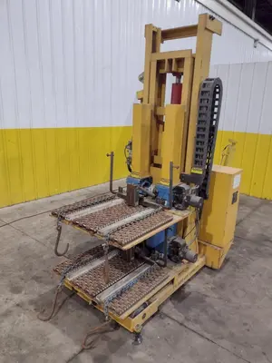 USED GREEN VALLEY \/ TITAN 2332
