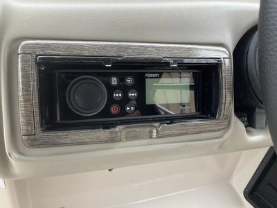 USED 2005 PREMIER 225 LEGEND