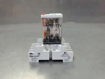 Magnecraft 782XDX2M4L-120A Relay w/ Magnecraft 70-461-1 Base. 4D-33