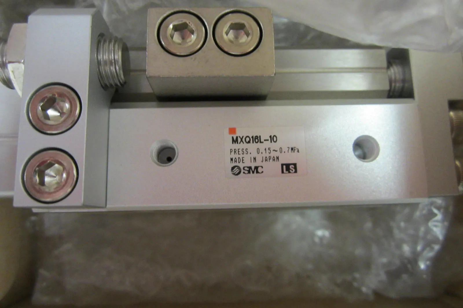 NEW SMC MXQ16L-10C SLIDE TABLE CYLINDER MXQ16L10C